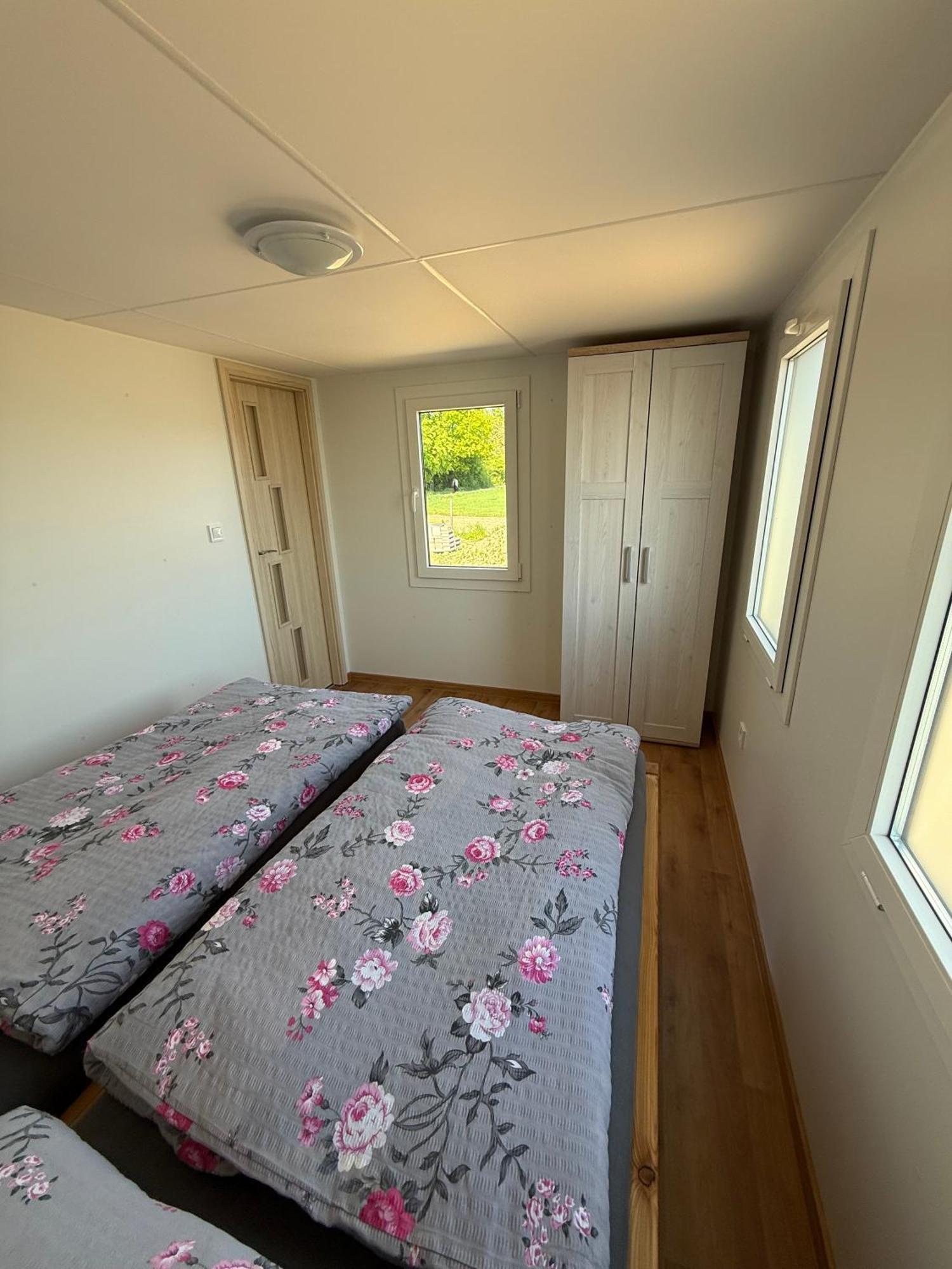 Penzion - Apartman Prestavlky Trsice Luaran gambar
